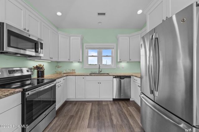 130 & 132 N Permuda Wynd Drive, Sneads Ferry, NC 28460