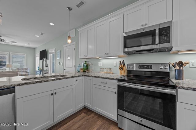 130 & 132 N Permuda Wynd Drive, Sneads Ferry, NC 28460