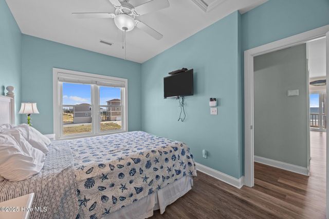 130 & 132 N Permuda Wynd Drive, Sneads Ferry, NC 28460