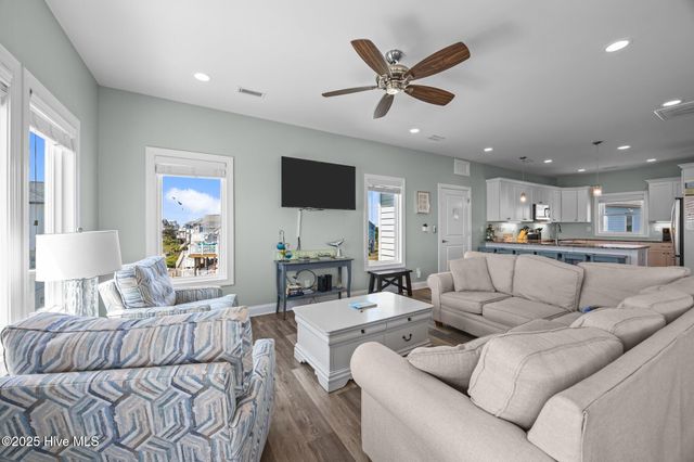 130 & 132 N Permuda Wynd Drive, Sneads Ferry, NC 28460
