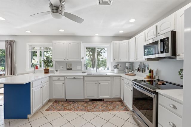 23 Shore Rd, North Reading, MA 01864