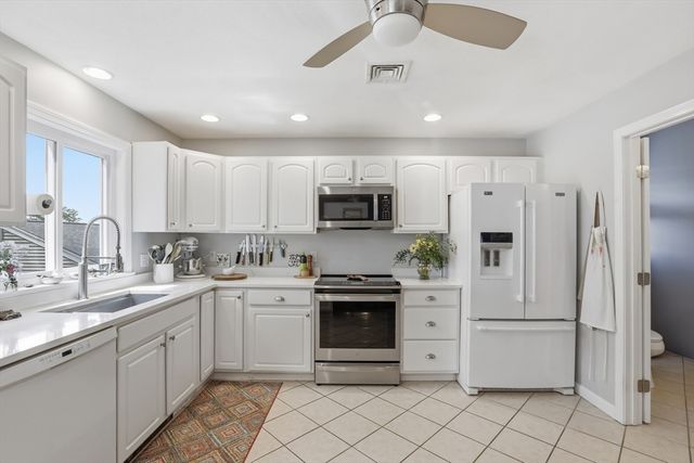 23 Shore Rd, North Reading, MA 01864