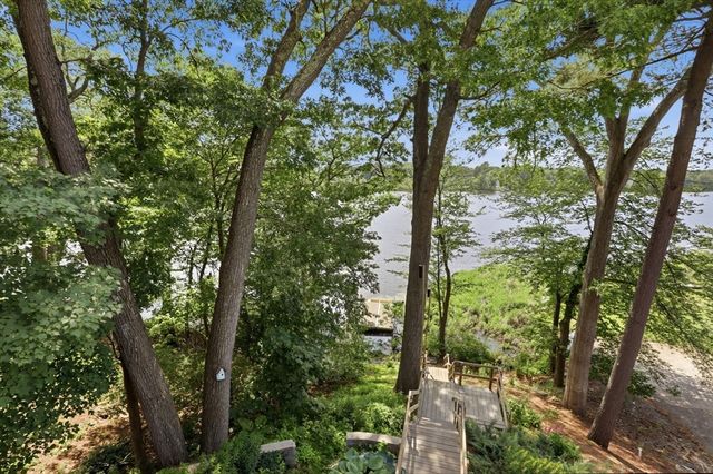 23 Shore Rd, North Reading, MA 01864