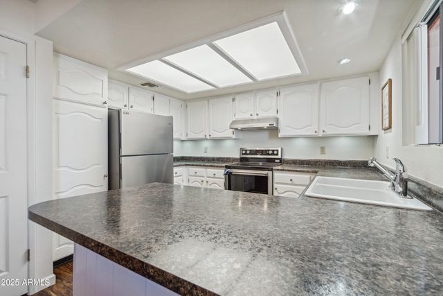 12222 N PARADISE VILLAGE Parkway S 442, Phoenix, AZ 85032