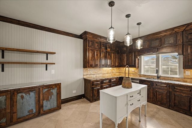 601 N Main Street, Leonard, TX 75452