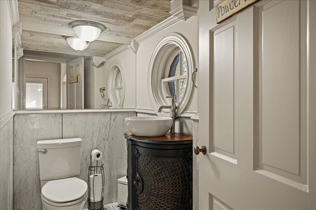 601 N Main Street, Leonard, TX 75452