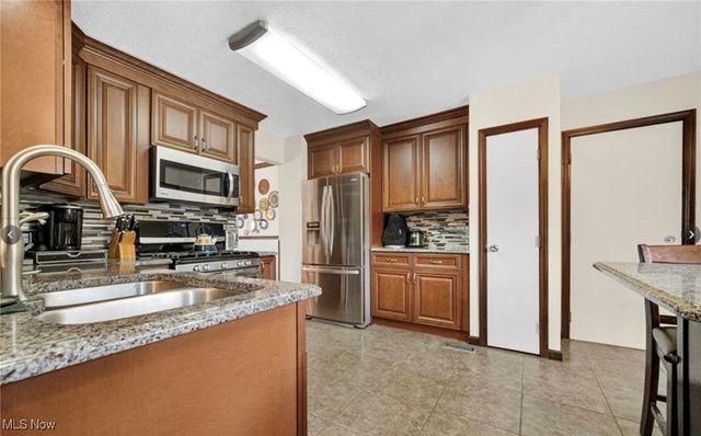 33771 Canterbury Road, Solon, OH 44139