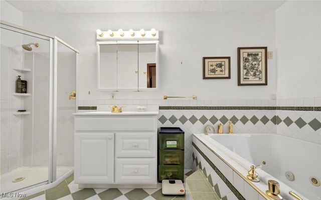 33771 Canterbury Road, Solon, OH 44139