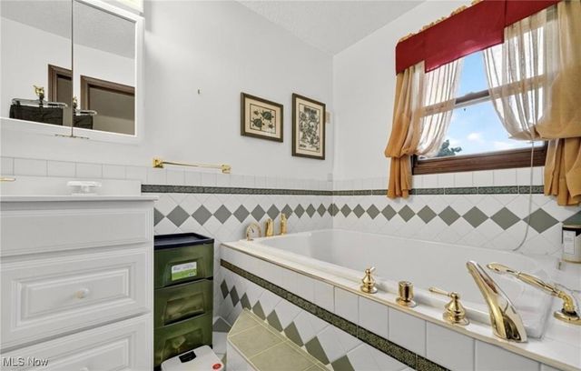 33771 Canterbury Road, Solon, OH 44139