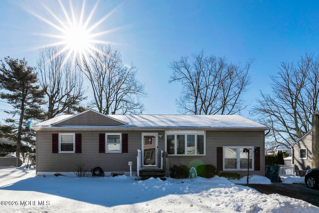 4 Clark Drive, Hazlet, NJ 07730
