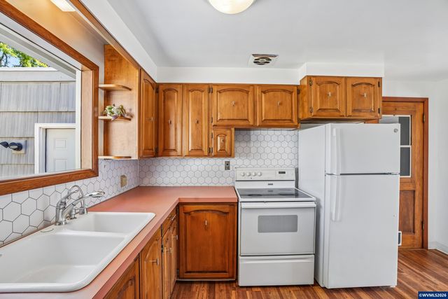 1143 Lansford Dr SE, Salem, OR 97302