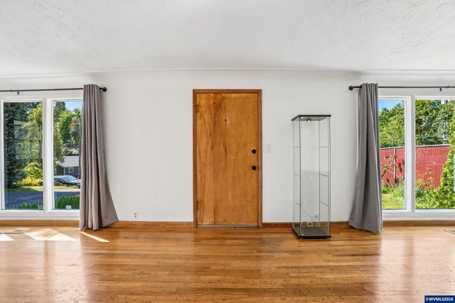 1143 Lansford Dr SE, Salem, OR 97302