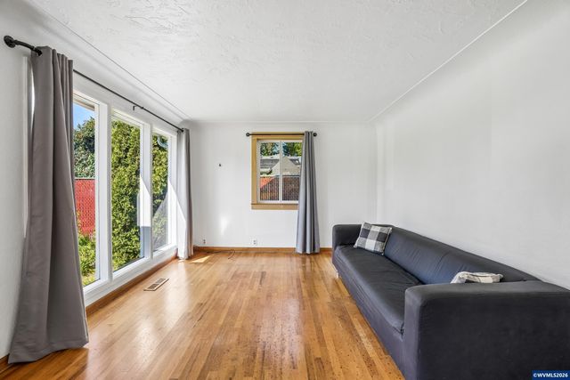 1143 Lansford Dr SE, Salem, OR 97302