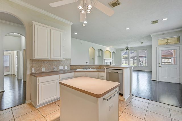 1448 N Riviera Circle, Pearland, TX 77581