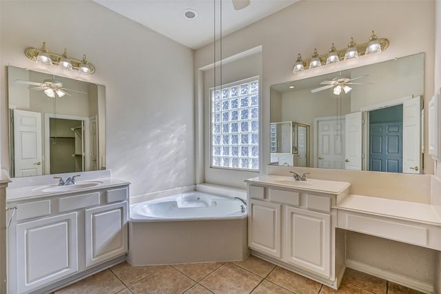 1448 N Riviera Circle, Pearland, TX 77581