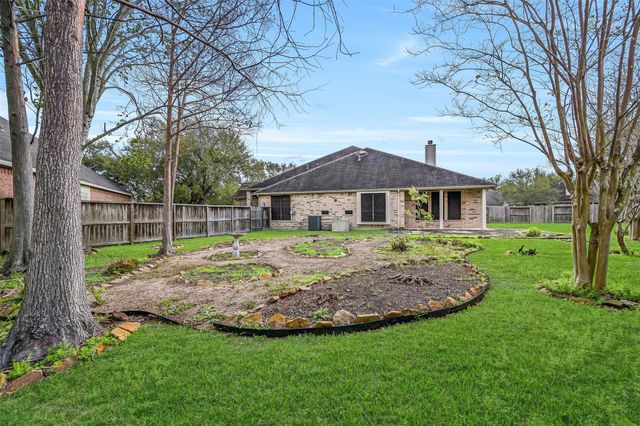 1448 N Riviera Circle, Pearland, TX 77581