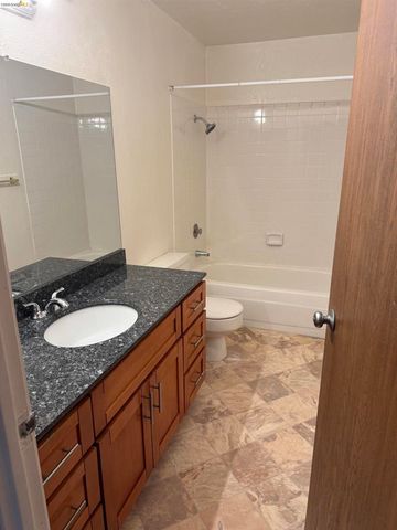 555 Pierce St 536, Albany, CA 94706