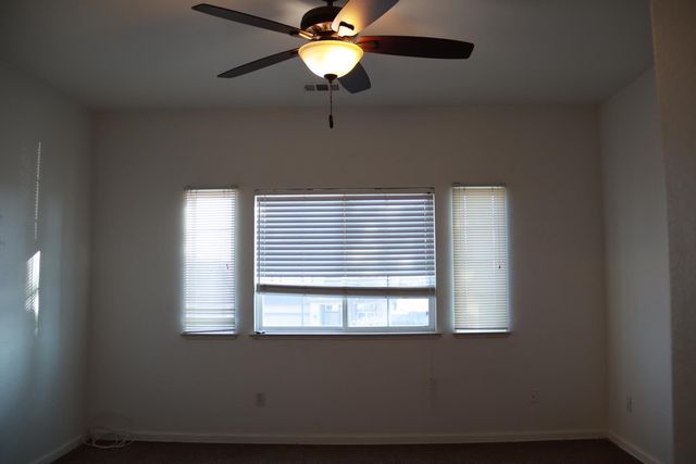 2607 Allegiance Ln, Riverbank, CA 95367