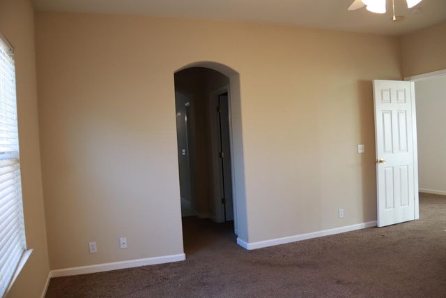 2607 Allegiance Ln, Riverbank, CA 95367