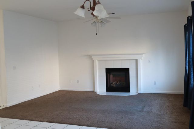 2607 Allegiance Ln, Riverbank, CA 95367