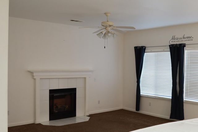 2607 Allegiance Ln, Riverbank, CA 95367