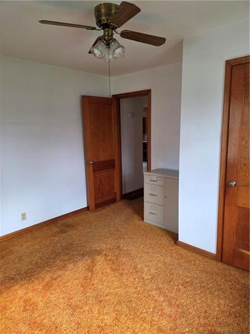 401 S 6th Street, Louisburg, KS 66053