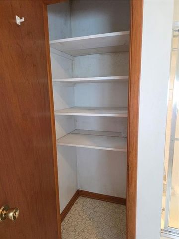 401 S 6th Street, Louisburg, KS 66053