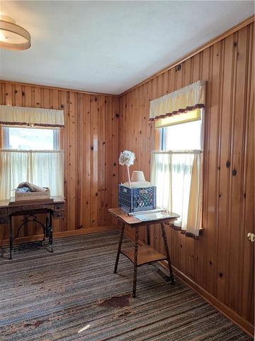 401 S 6th Street, Louisburg, KS 66053