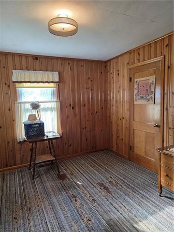 401 S 6th Street, Louisburg, KS 66053