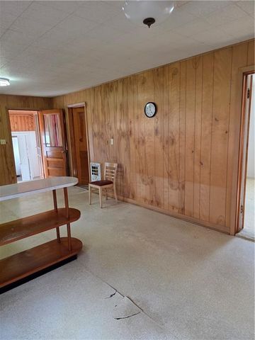 401 S 6th Street, Louisburg, KS 66053