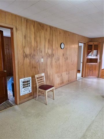 401 S 6th Street, Louisburg, KS 66053