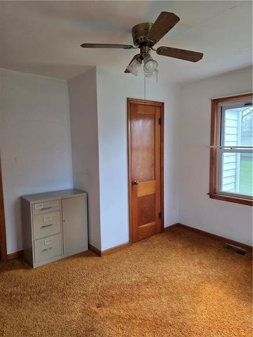 401 S 6th Street, Louisburg, KS 66053