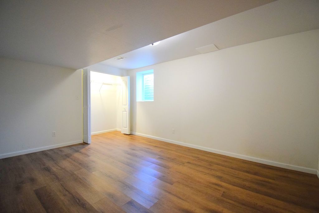Image 21 of property listing at 824 N Pace Avenue, Mt Vernon, IL 62864