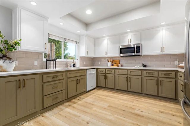 23039 Blue Bird Drive, Canyon Lake, CA 92587