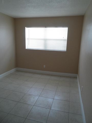 92 Woodland Avenue 1, Cocoa Beach, FL 32931