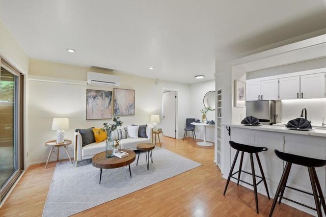 500 W Middlefield Road 121, Mountain View, CA 94043