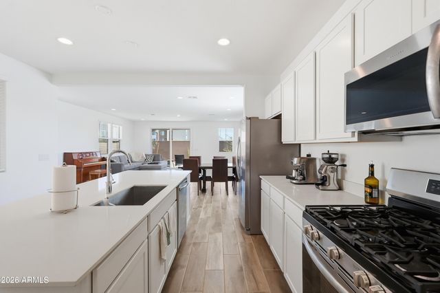 10204 E ULYSSES Avenue, Mesa, AZ 85212