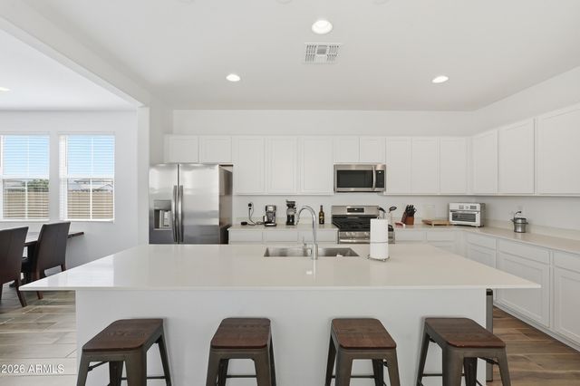 10204 E ULYSSES Avenue, Mesa, AZ 85212