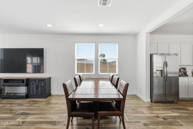 10204 E ULYSSES Avenue, Mesa, AZ 85212