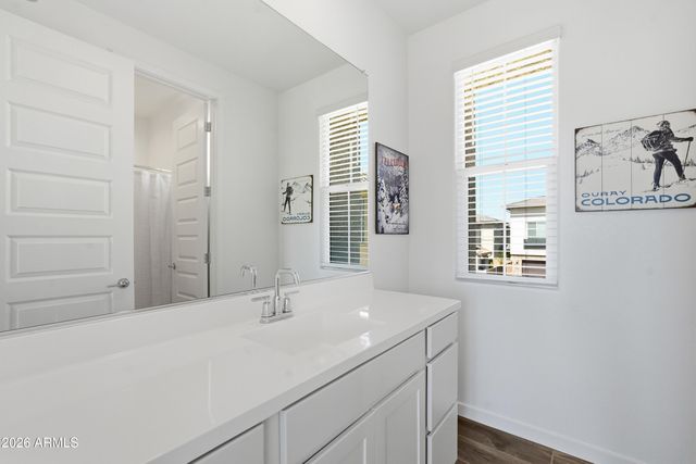 10204 E ULYSSES Avenue, Mesa, AZ 85212