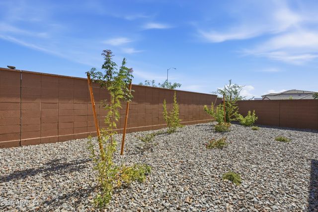 10204 E ULYSSES Avenue, Mesa, AZ 85212