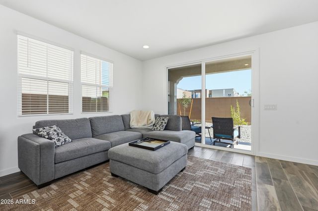 10204 E ULYSSES Avenue, Mesa, AZ 85212