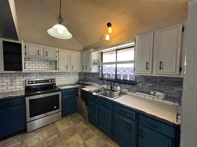 548 Spring River Drive, Martindale, TX 78655