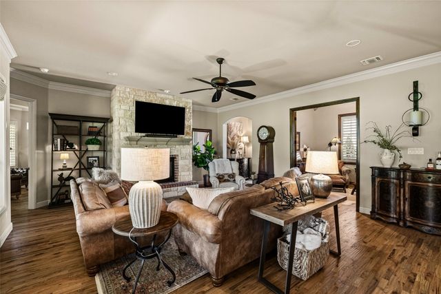 6100 Browning Court, Granbury, TX 76049
