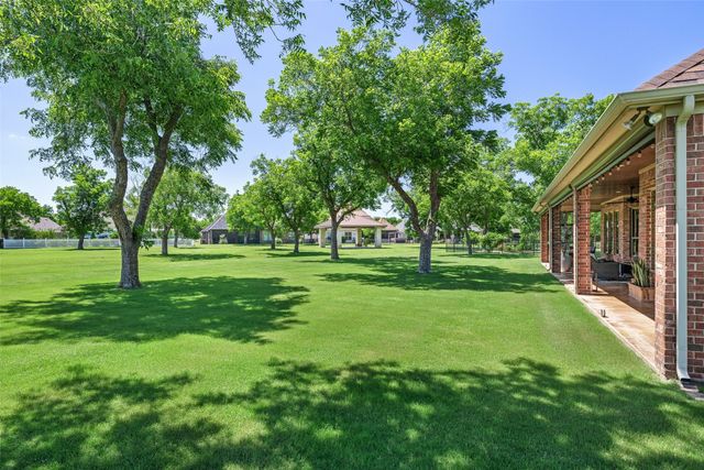6100 Browning Court, Granbury, TX 76049