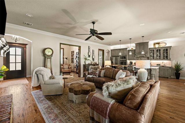 6100 Browning Court, Granbury, TX 76049