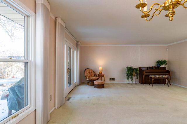 2888 Bartelmy Lane, Maplewood, MN 55109