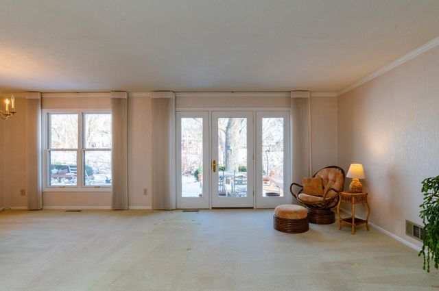 2888 Bartelmy Lane, Maplewood, MN 55109