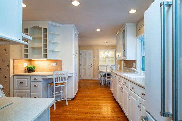 2888 Bartelmy Lane, Maplewood, MN 55109