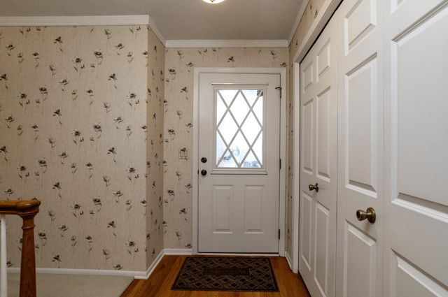 2888 Bartelmy Lane, Maplewood, MN 55109